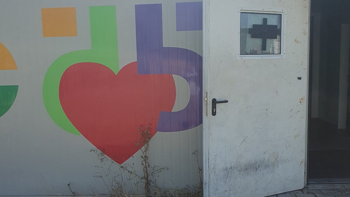 Verwahrloster Flüchtlingscontainer